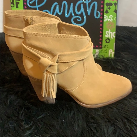 Vince Camuto Shoes - Vince Camuto booties boots suede fringe New! 8.5